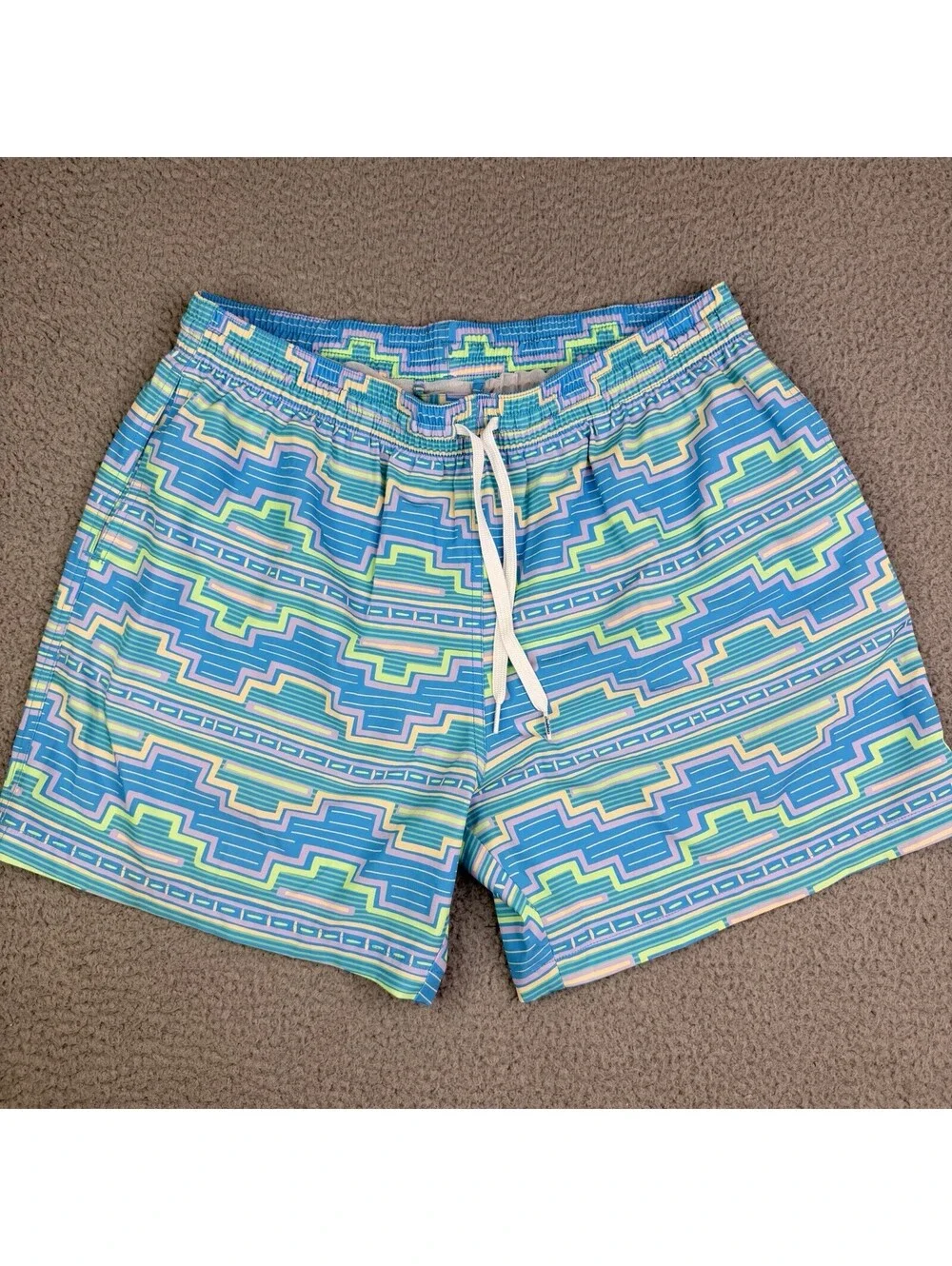 Chubbies Aztec Southwest Lined Swim Trunks Men’s XL 5.5” Inseam Pockets